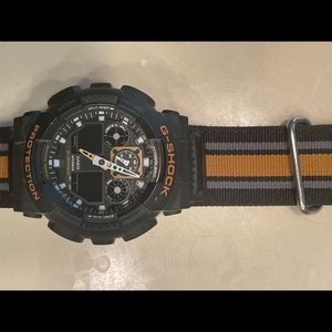 Mens G Shock watch. Needs battery